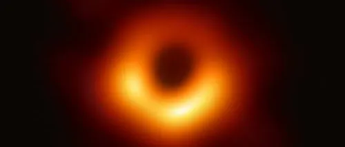 Image du trou noir supermassif M87, le 10 avril 2019.   