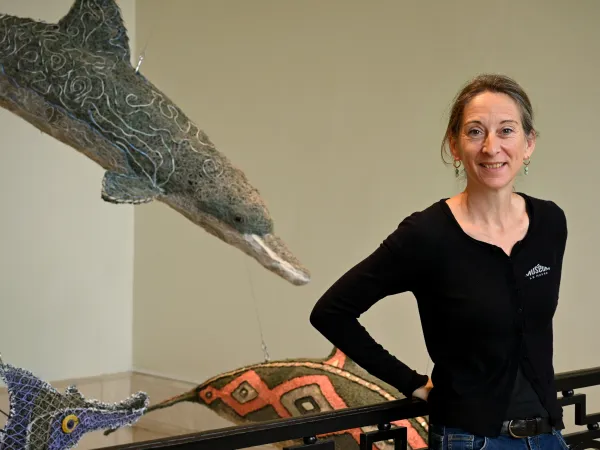 Gabrielle BAGLIONE, chargée des collections graphiques et ethnographiques du Muséum